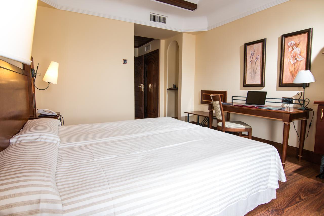 Hotel Abades Guadix Exterior foto